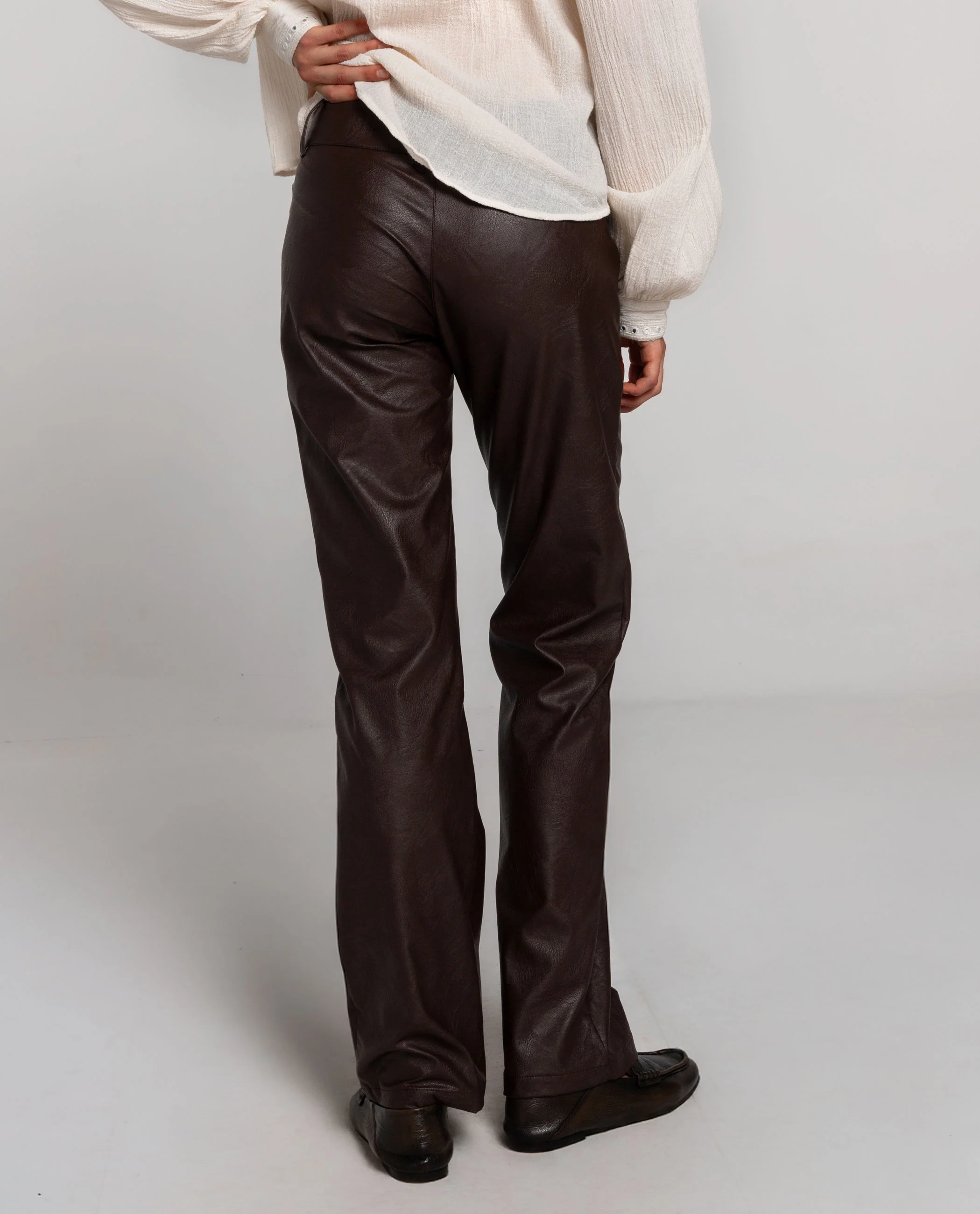 PANTALÓN OUT FROM ROUTINE · MARRÓN - Image 7