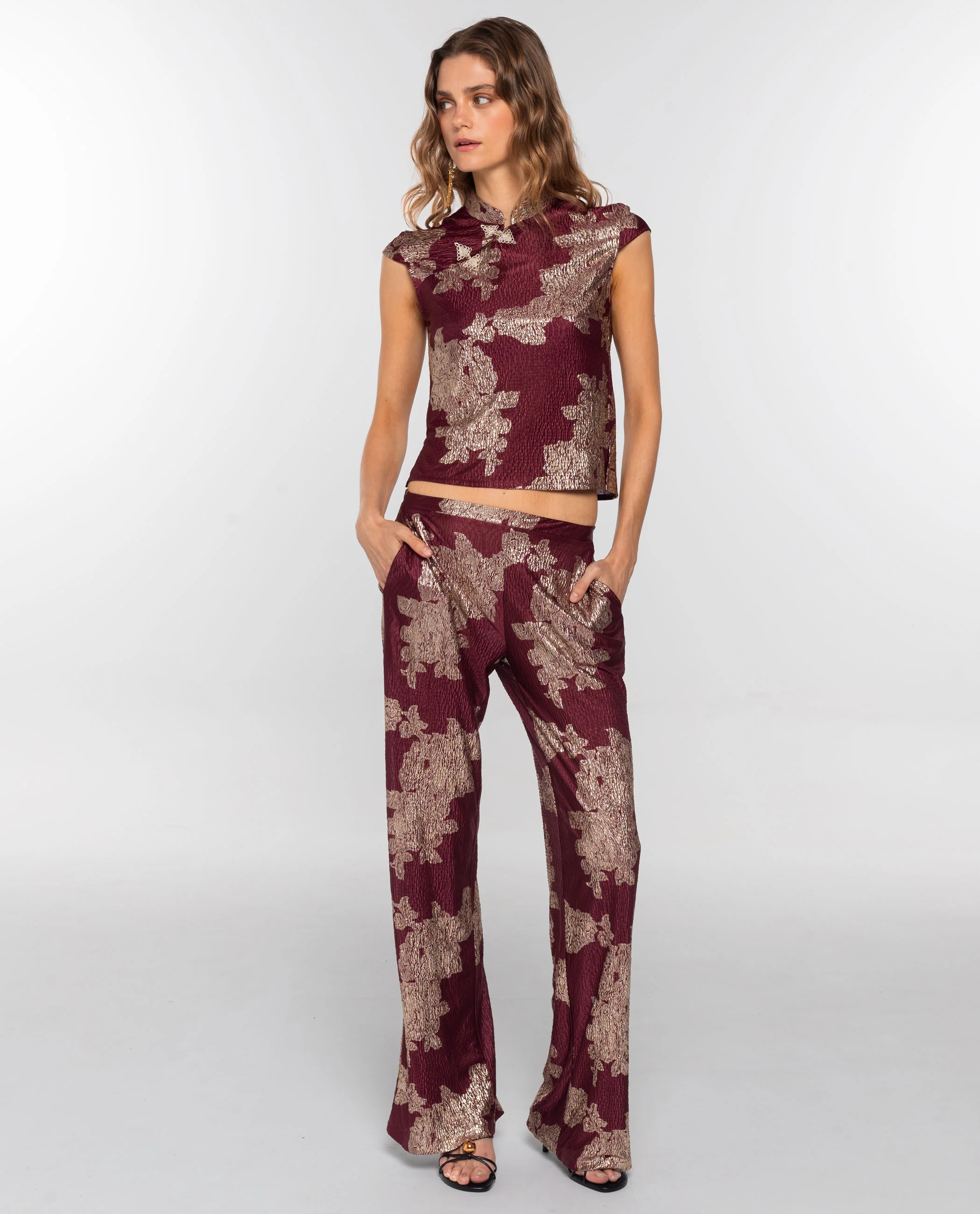 PANTALÓN RUBY BLOOM · BURDEOS - Image 3